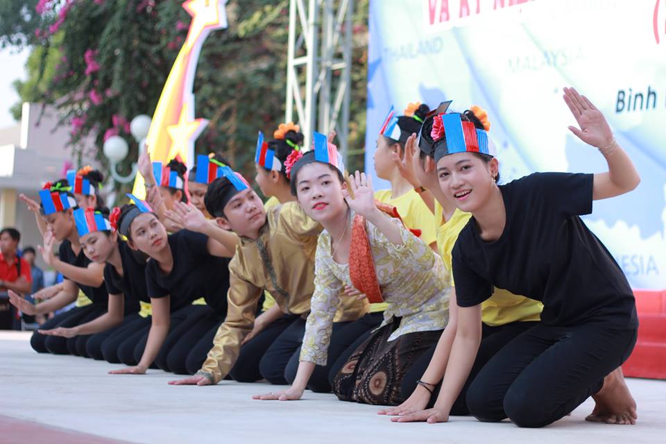 Sôi động Ngày hội Sinh viên Đại học Thủ Dầu Một với cộng đồng Asean năm 2016